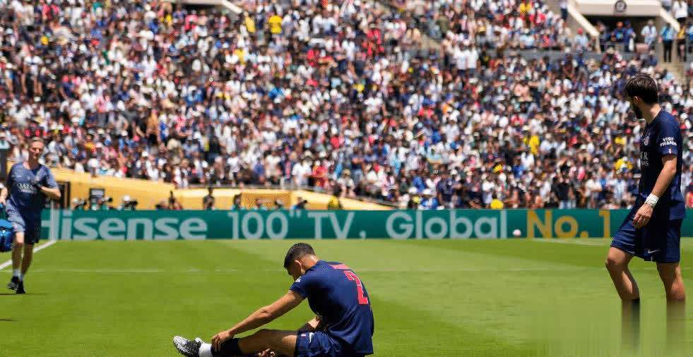 开云 -C罗在利物浦比赛中势不可挡，惊险取胜引发热议！的简单介绍